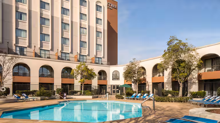 DoubleTree by Hilton Phoenix Midtown exterior