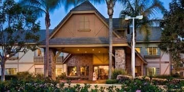 Folk Inn Ontario Airport exterior